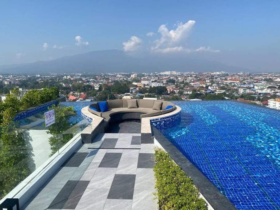 New & Cozy 2 Bedroom @ The Astra Sky River 清邁 外观 照片