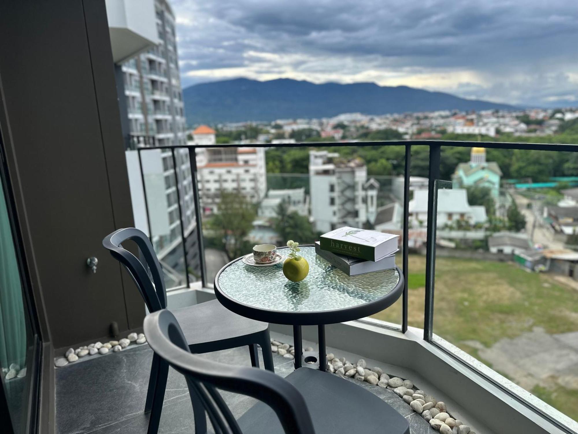 New & Cozy 2 Bedroom @ The Astra Sky River 清邁 外观 照片